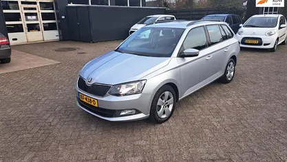 Grijs (metallic) Occasion 2015 Skoda Fabia Style Stationwagen | € 8.450 (Eerlijke prijs)