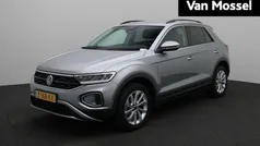 Grijs Gebruikt 2024 VW T-Roc Life SUV | € 27.900 (Eerlijke prijs)