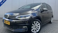 Zwart Gebruikt 2024 VW Touran Highline MPV | € 38.950 (Eerlijke prijs)