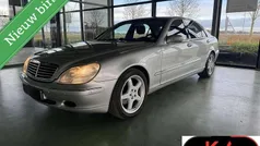 Grijs Gebruikt 1999 Mercedes S320 Sedan | € 6.644 (Eerlijke prijs)