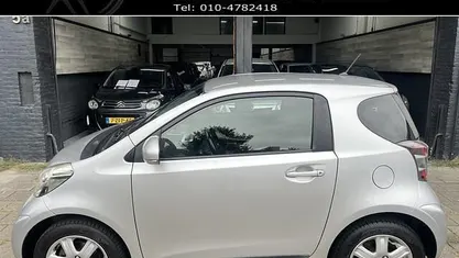 Occasion Toyota iQ Comfort 68 PK (50 kW) 2010 Grijs Hatchback