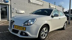 Gebruikt 2014 Alfa Romeo Giulietta Distinctive Hatchback | € 11.999 (Eerlijke prijs)