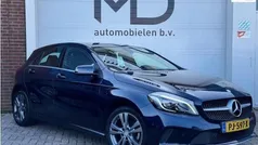 Blauw, metallic lak Gebruikt 2017 Mercedes A180 AMG Hatchback | € 10.950 (Eerlijke prijs)