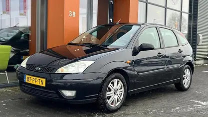 Occasion 2004 Ford Focus Futura Hatchback | € 1.890 (Eerlijke prijs)