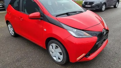 Occasion Toyota Aygo 2015 Rood Hatchback