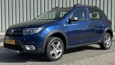 Blue cosmos (terpr) Gebruikt 2018 Dacia Sandero Stepway Hatchback | € 9.835 (Eerlijke prijs)