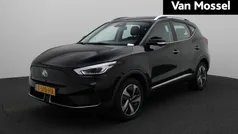 Zwart Gebruikt 2023 MG ZS Luxury Sedan | € 21.444 (Eerlijke prijs)