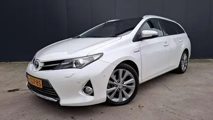 Wit Occasion 2013 Toyota Auris Touring Sports Stationwagen | € 10.900 (Eerlijke prijs)