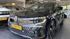 Zwart Gebruikt 2024 Renault Mégane Evolution Hatchback | € 30.945 (Eerlijke prijs)
