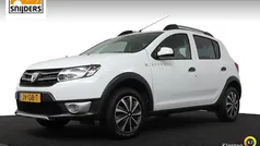 Wit Gebruikt 2016 Dacia Sandero Lauréate Hatchback | € 7.950 (Eerlijke prijs)