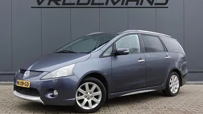 Grijs (metallic) Occasion 2007 Mitsubishi Grandis MPV | € 950 (Super prijs)