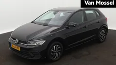 Zwart Gebruikt 2023 VW Polo Life Hatchback | € 22.400 (Eerlijke prijs)