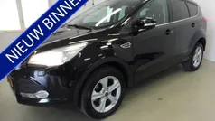 Zwart Gebruikt 2015 Ford Kuga Trend SUV | € 11.994 (Goede deal)