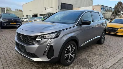 Grijs Gebruikt 2022 Peugeot 5008 GT-line MPV | € 25.850 (Goede deal)
