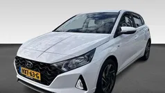 Wit, metallic lak Gebruikt 2023 Hyundai i20 Comfort Hatchback | € 19.930 (Eerlijke prijs)