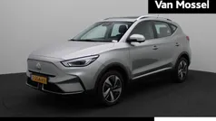 Grijs, metallic lak Gebruikt 2023 MG ZS Luxury Sedan | € 21.444 (Eerlijke prijs)