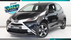 Zwart Gebruikt 2015 Toyota Aygo X-clusiv Hatchback | € 13.535 (Eerlijke prijs)