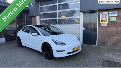 Gebruikt 2020 Tesla Model 3 Standard Range Sedan | € 19.750 (Eerlijke prijs)