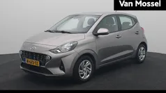 Brass pareleffect Gebruikt 2022 Hyundai i10 Comfort Hatchback | € 12.940 (Eerlijke prijs)