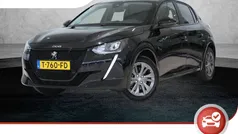 Zwart, metallic lak Gebruikt 2023 Peugeot e-208 Allure Hatchback | € 20.925 (Eerlijke prijs)