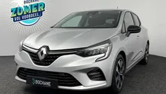 Grijs Gebruikt 2023 Renault Clio V Evolution Hatchback | € 17.695 (Eerlijke prijs)