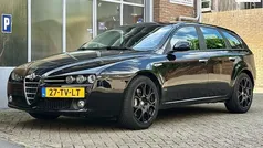 Zwart, metallic lak Gebruikt 2006 Alfa Romeo 159 Distinctive Stationwagen | € 7.495 (Eerlijke prijs)