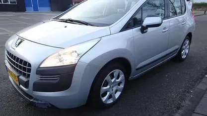 Grijs Occasion 2012 Peugeot 3008 Stationwagen | € 4.500 (Eerlijke prijs)