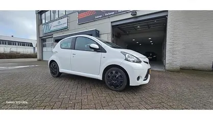 Occasion Toyota Aygo 68 PK (50 kW) 2012 Wit Hatchback