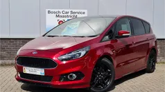 Rood (metallic) Gebruikt 2018 Ford S-MAX ST-Line MPV | € 26.889 (Eerlijke prijs)