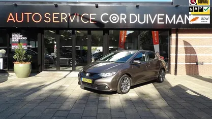Bruin Gebruikt 2015 Honda Civic Elegance Hatchback | € 13.950 (Eerlijke prijs)