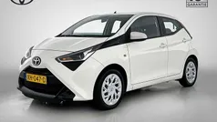 Wit Gebruikt 2019 Toyota Aygo X-play Hatchback | € 11.450 (Eerlijke prijs)