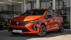 Oranje metallic Nieuw 2025 Renault Clio V Techno Hatchback | € 26.445 (Eerlijke prijs)