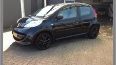 Zwart Gebruikt 2008 Peugeot 107 Hatchback | € 2.699 (Eerlijke prijs)