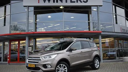 Gebruikt 2019 Ford Kuga Titanium SUV | € 18.795 (Eerlijke prijs)