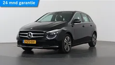 Zwart Gebruikt 2022 Mercedes B250e Luxury MPV | € 30.850 (Eerlijke prijs)