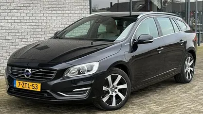 Occasion Volvo V60 215 PK (158 kW) 2015 Zwart (metallic) Stationwagen