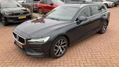 Grijs Gebruikt 2019 Volvo V60 Momentum Stationwagen | € 29.694 (Eerlijke prijs)