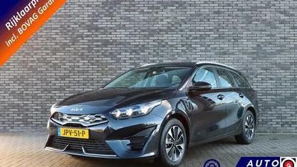 Zwart Gebruikt 2022 Kia Ceed Hatchback | € 23.900 (Eerlijke prijs)