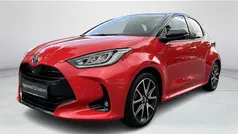 Rood Gebruikt 2021 Toyota Yaris Hybrid Executive Hatchback | € 23.949 (Eerlijke prijs)