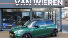Gebruikt 2021 Mini Cooper Essential Hatchback | € 22.950 (Eerlijke prijs)