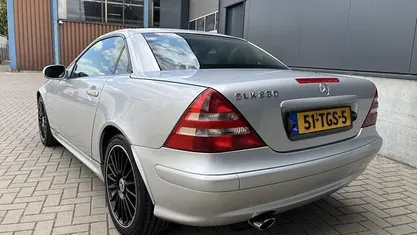 Grijs Gebruikt 2001 Mercedes SLK230 Cabriolet | € 5.250 (Eerlijke prijs)