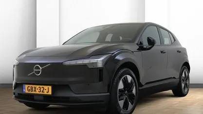 Zwart Occasion 2024 Volvo EX30 Core SUV | € 30.950 (Eerlijke prijs)