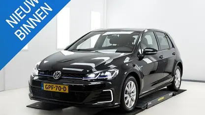 Occasion 2017 VW Golf VII GTE Hatchback | € 16.950 (Eerlijke prijs)
