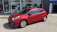 Rood Gebruikt 2016 Kia Rio Hatchback | € 9.945 (Eerlijke prijs)