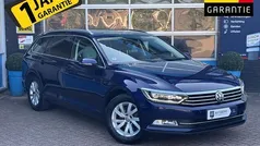 Blauw, metallic lak Gebruikt 2018 VW Passat Comfortline Stationwagen | € 20.750 (Eerlijke prijs)