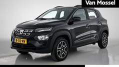 Zwart Gebruikt 2022 Dacia Spring Comfort Plus Hatchback | € 11.440 (Eerlijke prijs)