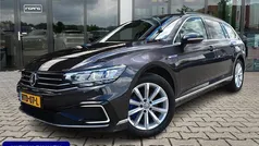 Grijs Gebruikt 2020 VW Passat Business Stationwagen | € 21.900 (Super prijs)