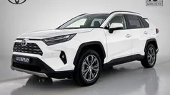 Wit, metallic lak Gebruikt 2024 Toyota RAV4 Executive SUV | € 49.900 (Eerlijke prijs)
