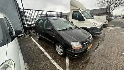 Zwart Gebruikt 2003 Nissan Almera Tino MPV | € 1.190 (Goede deal)