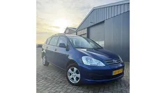 Blauw Gebruikt 2005 Toyota Avensis Verso Luna MPV | € 6.100 (Eerlijke prijs)